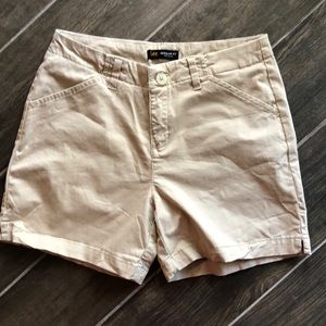 NWOT Lee brand khaki shorts 8